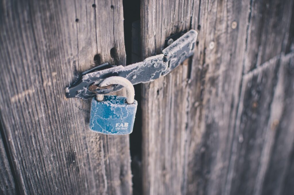 padlock_shed_locked_lock_secure_security_rusty_steel-1078835